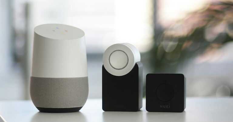 10 Amazon Tech Finds That Actually Belong in a Minimal Home