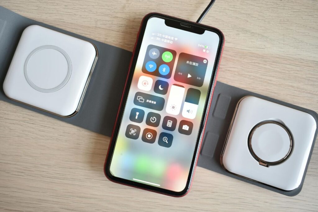 esr halolock dual wireless charging stand two devices