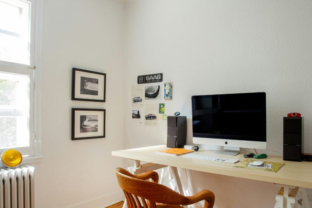 finished minimal home office setup under 300