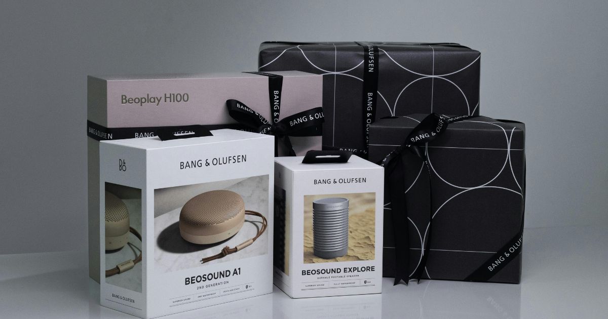 ultimate tech gift guide minimalists clean surface
